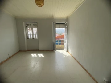 Moradia T2 para Venda em Vila Cortes da Serra