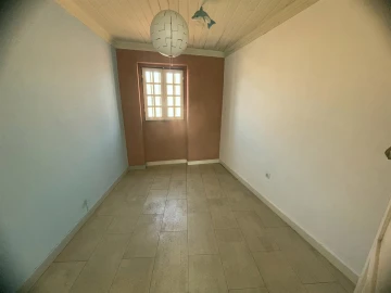 Moradia T2 para Venda em Vila Cortes da Serra