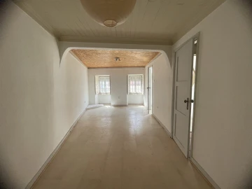 Moradia T2 para Venda em Vila Cortes da Serra
