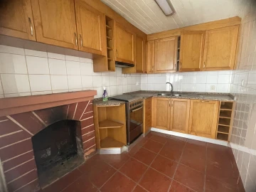 Moradia T2 para Venda em Vila Cortes da Serra