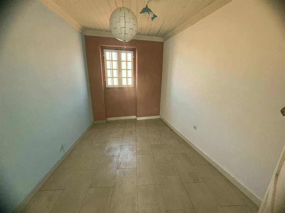Moradia T2 para Venda em Vila Cortes da Serra Foto 5