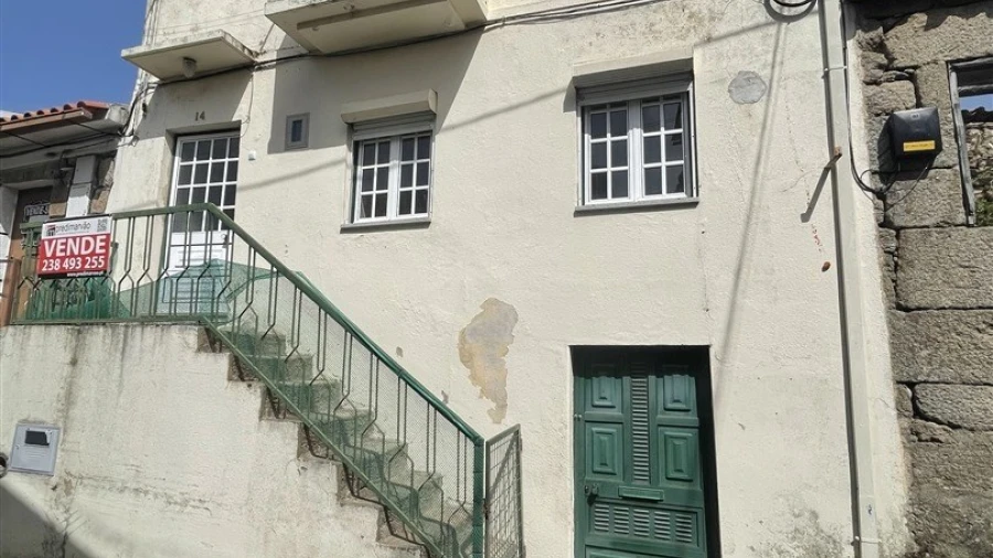 Moradia T2 para Venda em Vila Cortes da Serra