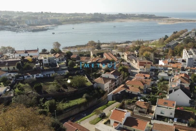Moradia T0 para Venda em Lordelo do Ouro e Massarelos
