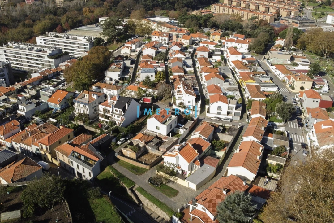 Moradia T0 para Venda em Lordelo do Ouro e Massarelos Foto 6