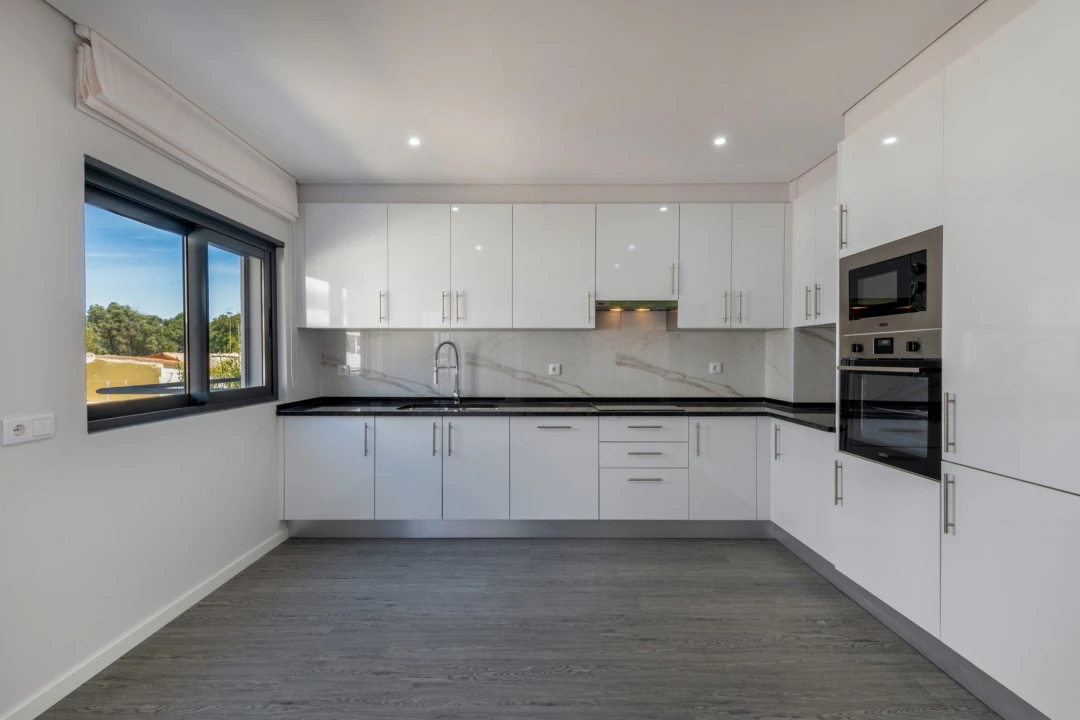 Apartamento T3 para Venda em Quelfes Foto 6