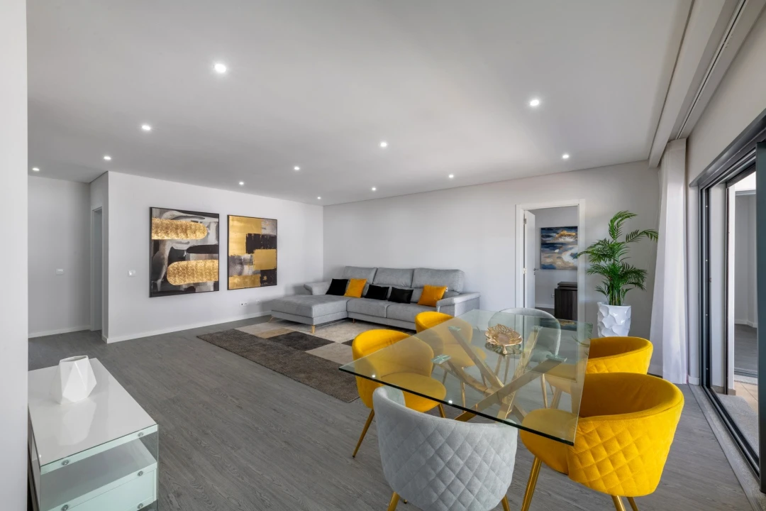 Apartamento T3 para Venda em Quelfes Foto 1
