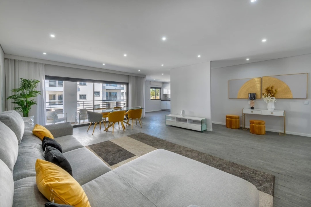 Apartamento T3 para Venda em Quelfes Foto 5