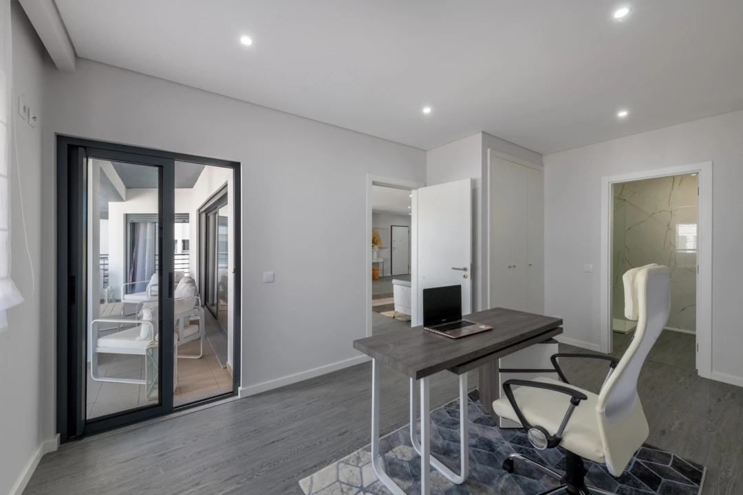 Apartamento T3 para Venda em Quelfes Foto 7
