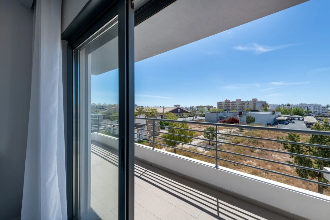 Apartamento T3 para Venda em Quelfes Foto 24