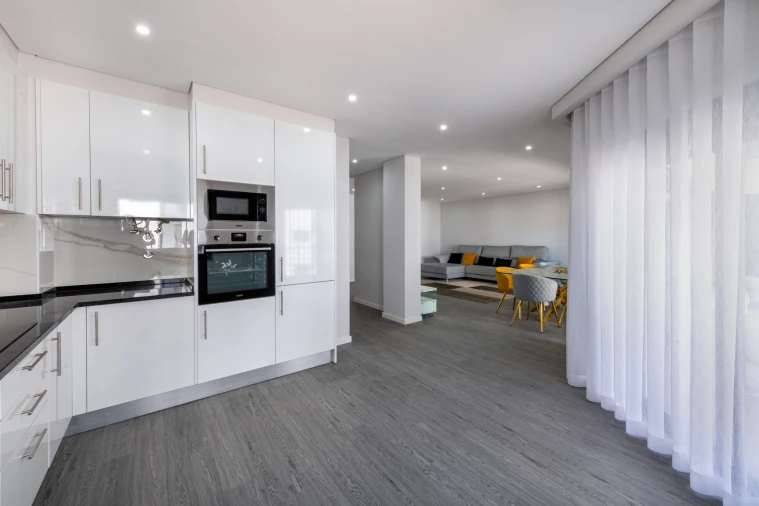 Apartamento T3 para Venda em Quelfes Foto 4