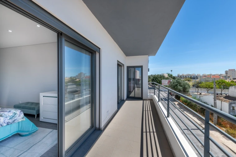Apartamento T3 para Venda em Quelfes Foto 23