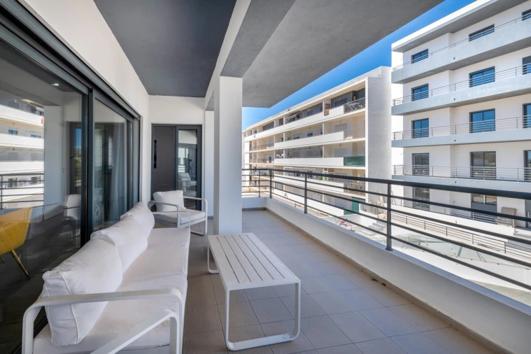 Apartamento T3 para Venda em Quelfes Foto 25