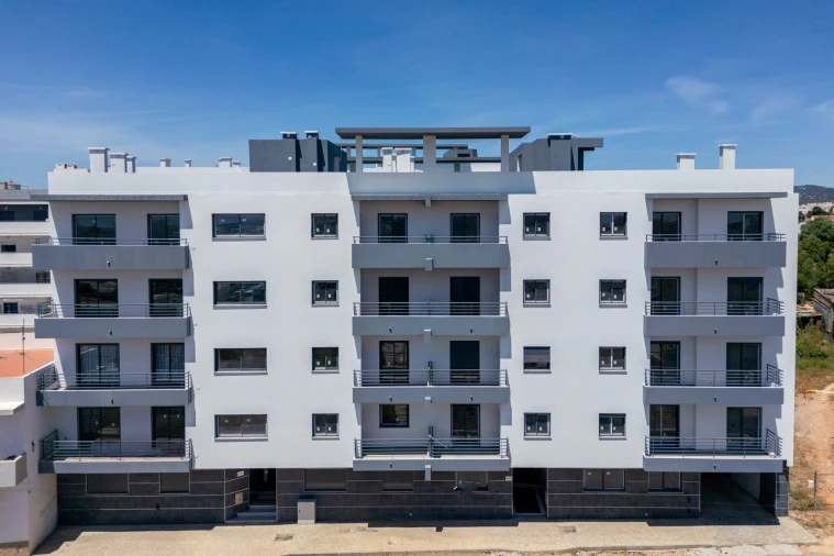 Apartamento T3 para Venda em Quelfes Foto 28