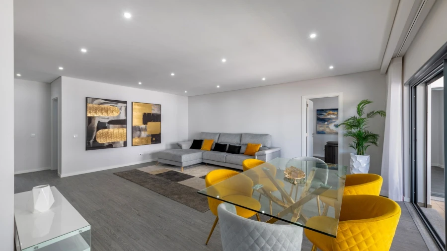 Apartamento T3 para Venda em Quelfes