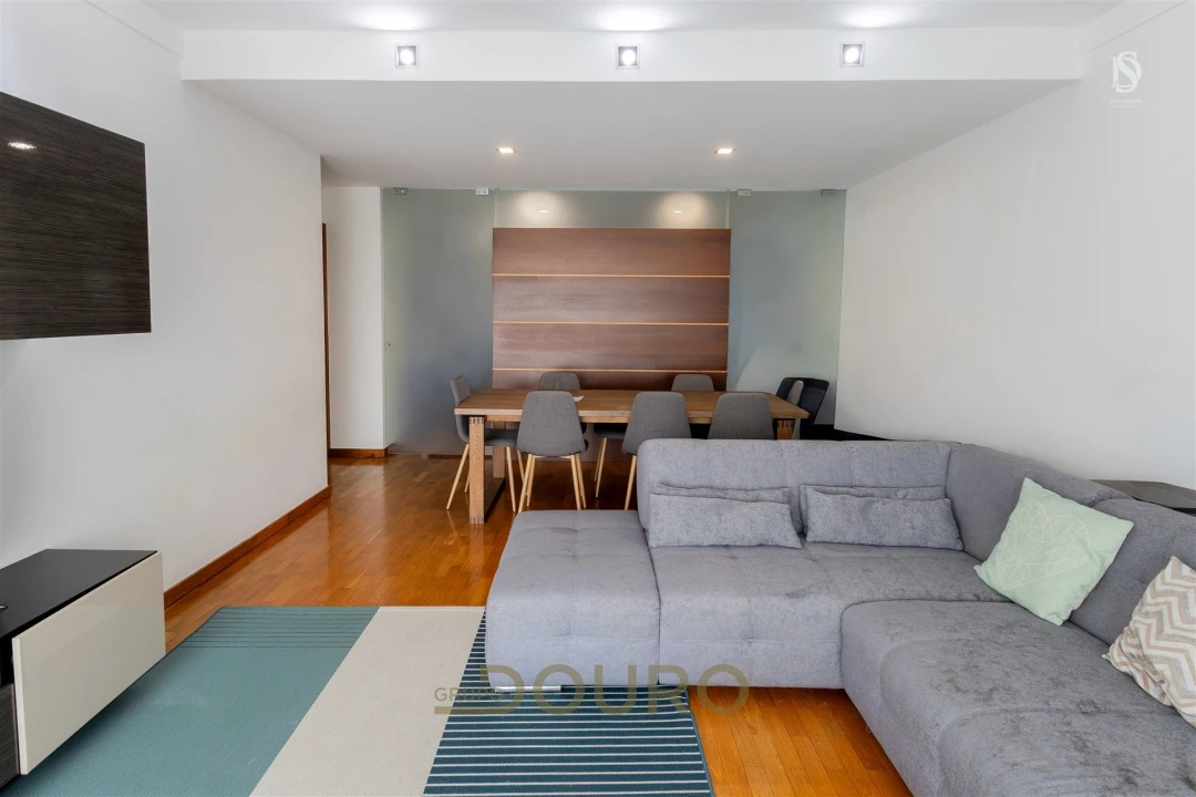 Apartamento T2 para Venda em Moreira Foto 2
