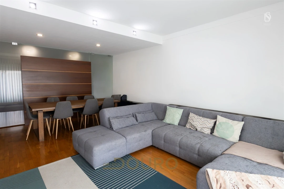Apartamento T2 para Venda em Moreira Foto 3