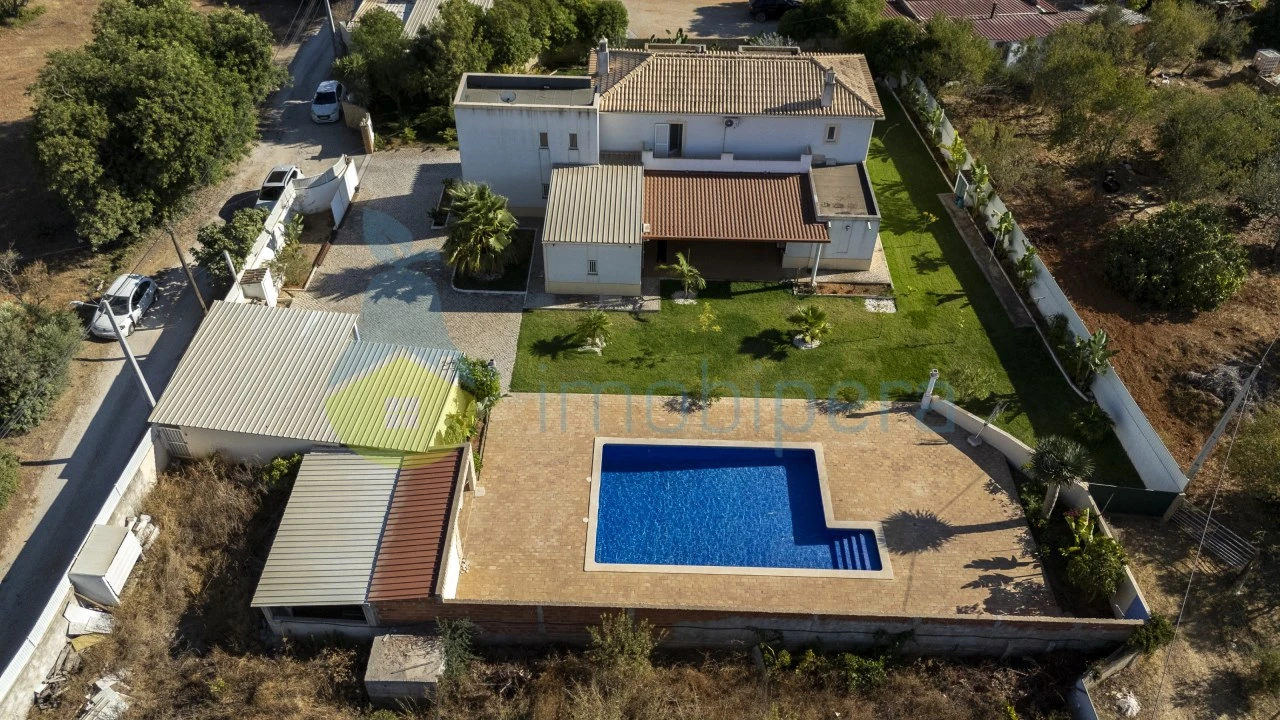 Moradia T3 para Venda em Guia Foto 2