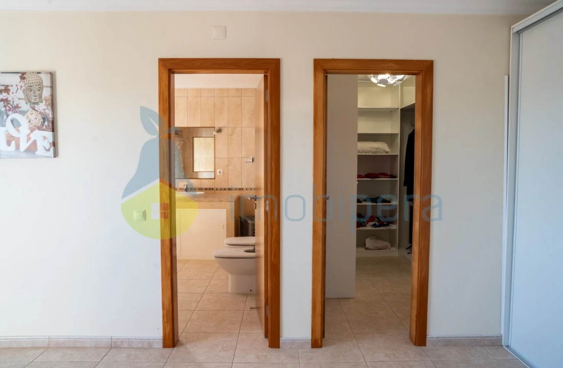 Moradia T3 para Venda em Guia Foto 18