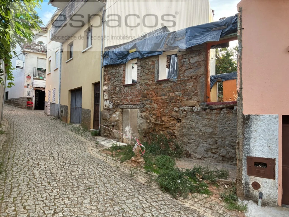 Moradia T3 para Venda em Lavacolhos Foto 1
