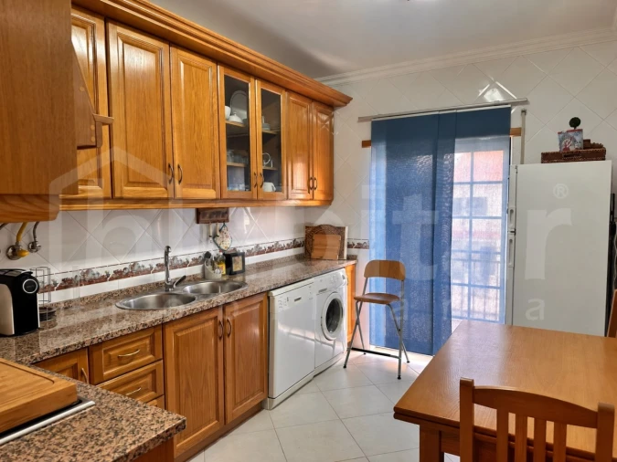 Apartamento T3 para Venda em Benavente Foto 2