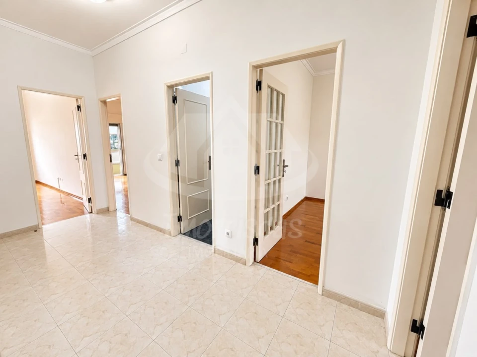 Apartamento T3 para Venda em Santa Iria de Azoia, São João da Talha e Bobadela Foto 4