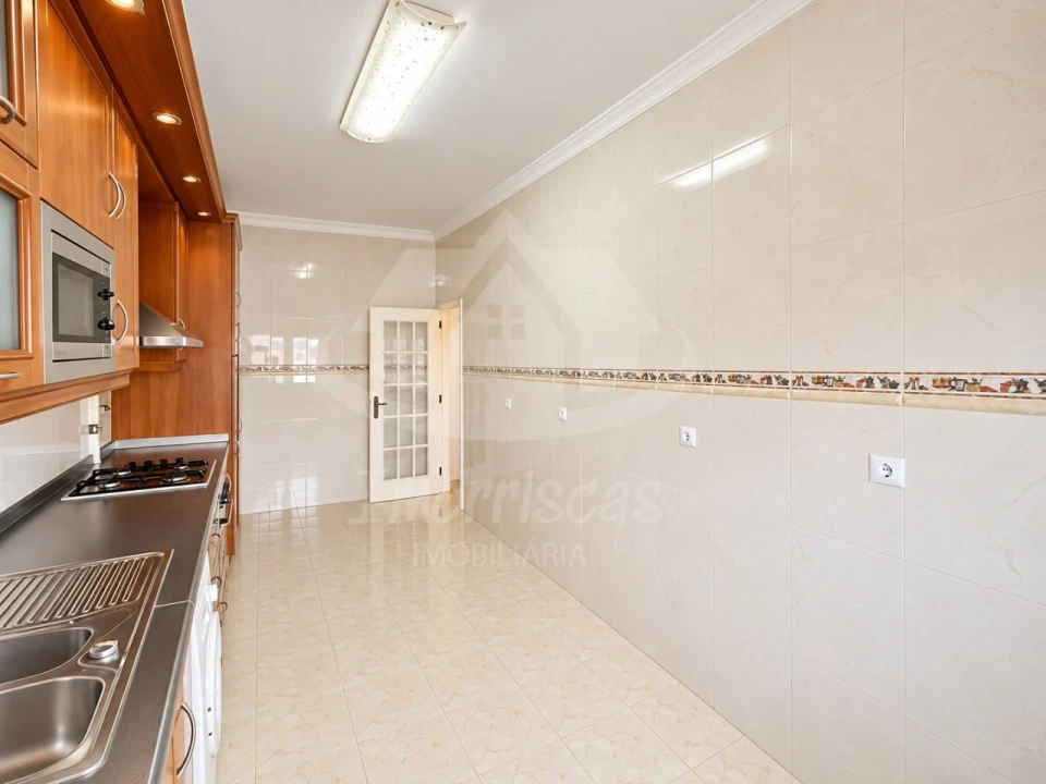 Apartamento T3 para Venda em Santa Iria de Azoia, São João da Talha e Bobadela Foto 13