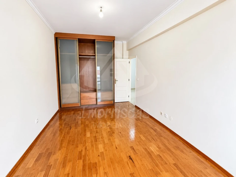 Apartamento T3 para Venda em Santa Iria de Azoia, São João da Talha e Bobadela Foto 23