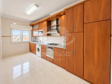 Apartamento T3 para Venda em Santa Iria de Azoia, São João da Talha e Bobadela