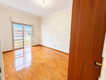 Apartamento T3 para Venda em Santa Iria de Azoia, São João da Talha e Bobadela