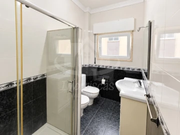 Apartamento T3 para Venda em Santa Iria de Azoia, São João da Talha e Bobadela