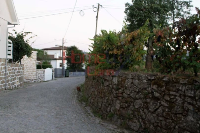 Terreno para Venda em Serrazes