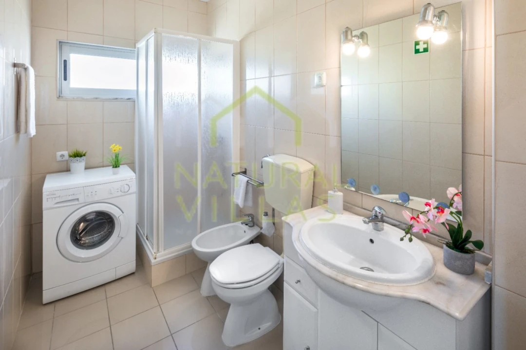Apartamento T1 para Arrendamento em Quarteira Foto 8