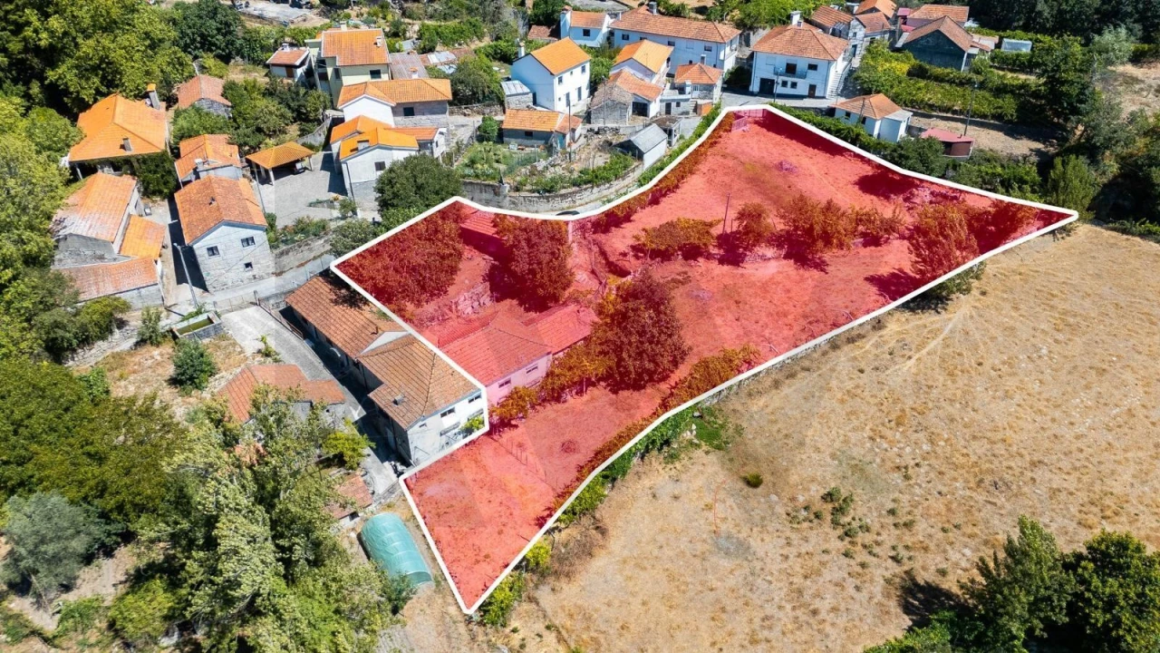 Moradia T4 para Venda em Campelo e Ovil Foto 6