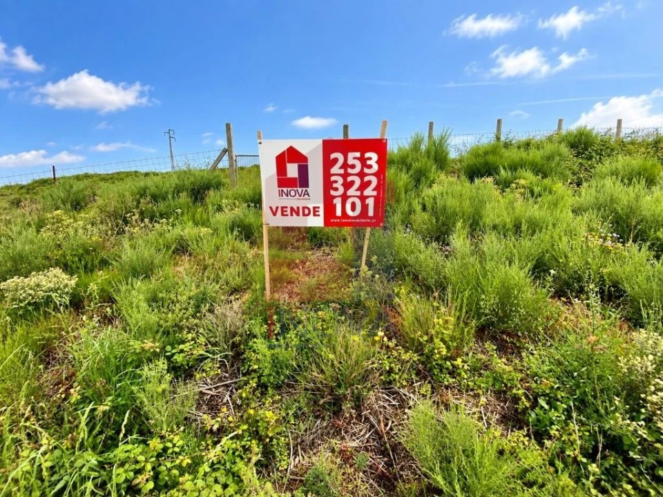 Terreno para Venda em Cibões e Brufe Foto 1