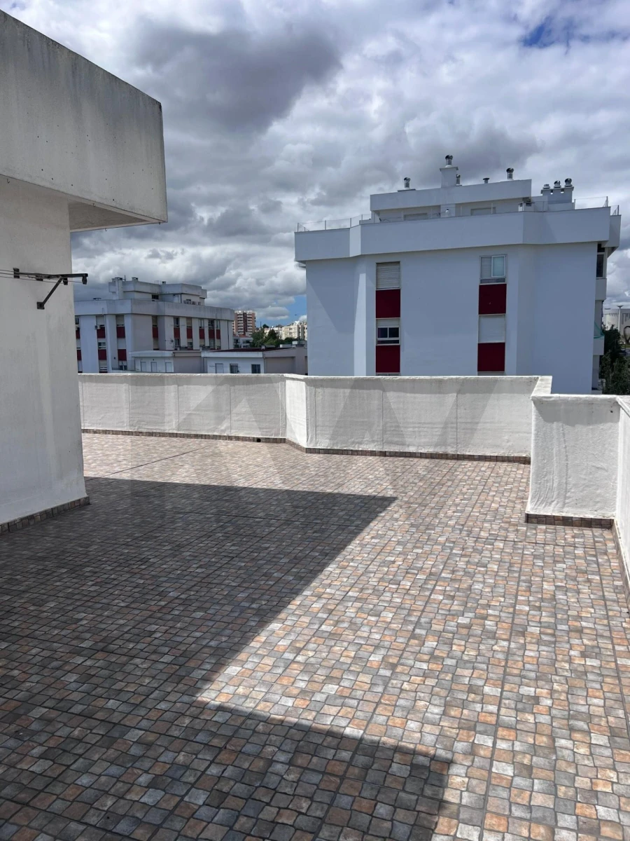 Apartamento T3 para Venda em Póvoa de Santa Iria e Forte da Casa Foto 23