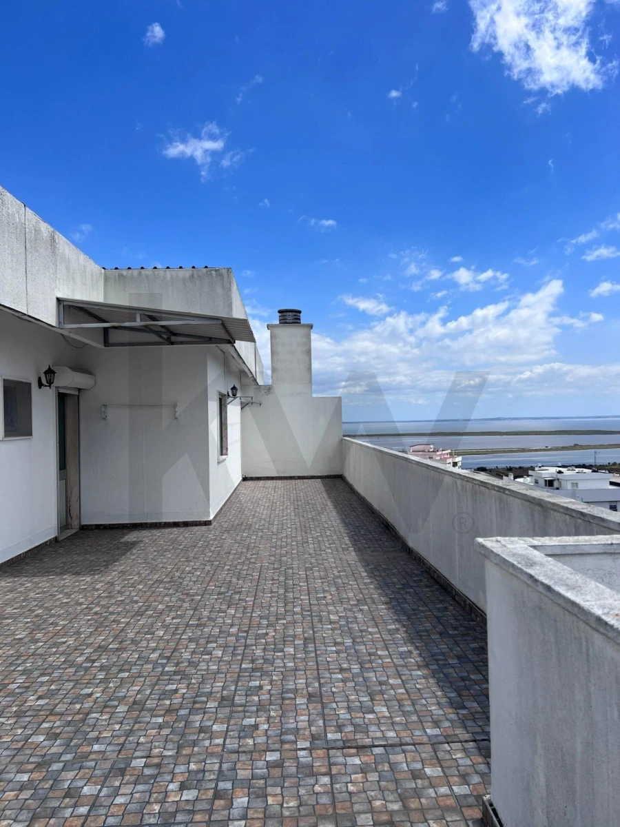 Apartamento T3 para Venda em Póvoa de Santa Iria e Forte da Casa Foto 22