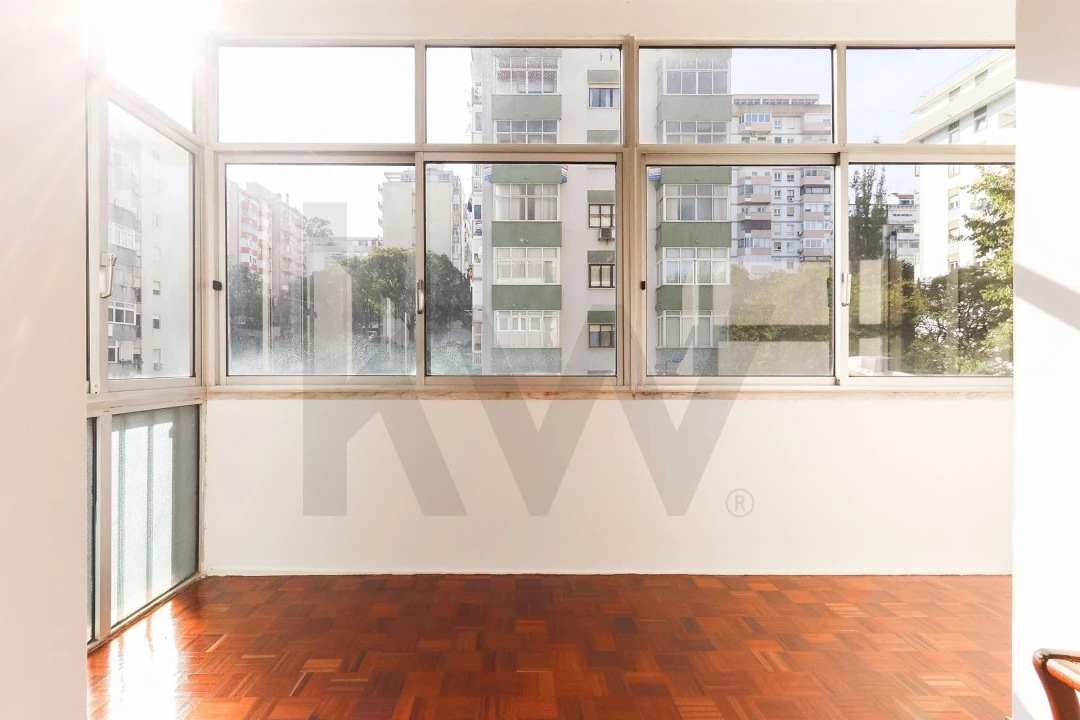 Apartamento T2 para Arrendamento em São Domingos de Benfica Foto 7