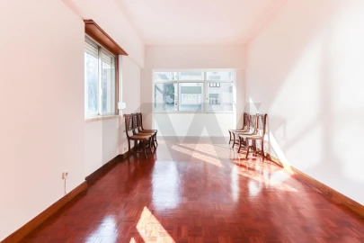 Apartamento T2 para Arrendamento em São Domingos de Benfica