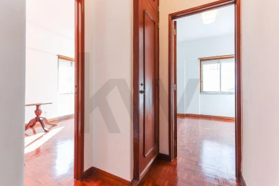 Apartamento T2 para Arrendamento em São Domingos de Benfica