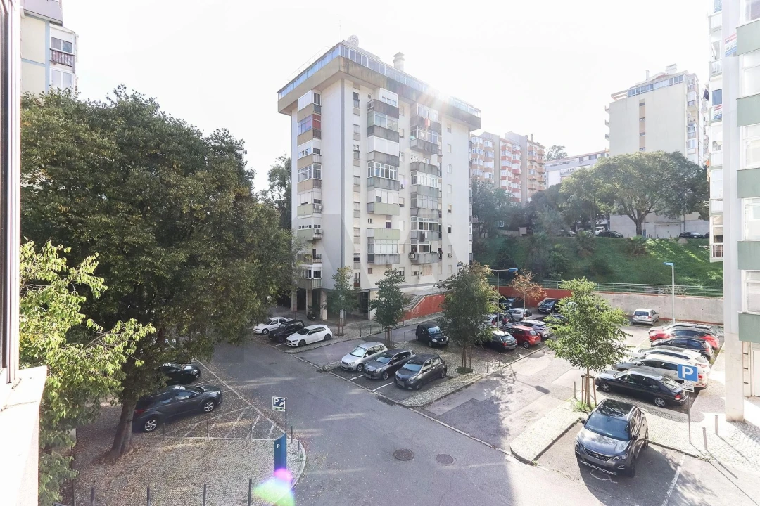 Apartamento T2 para Arrendamento em São Domingos de Benfica Foto 5