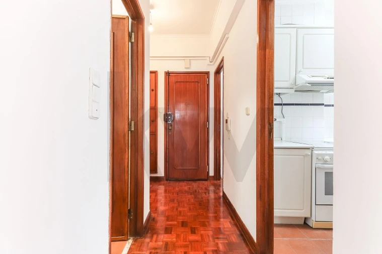 Apartamento T2 para Arrendamento em São Domingos de Benfica Foto 14