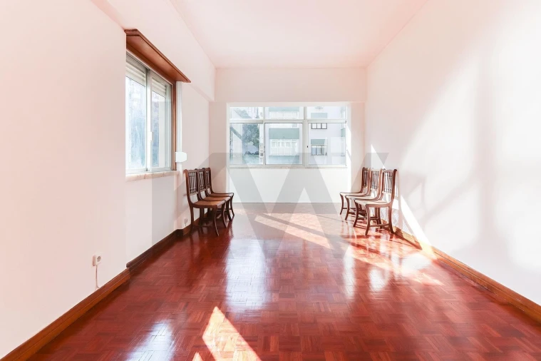 Apartamento T2 para Arrendamento em São Domingos de Benfica Foto 8