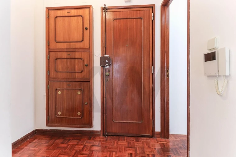 Apartamento T2 para Arrendamento em São Domingos de Benfica Foto 13