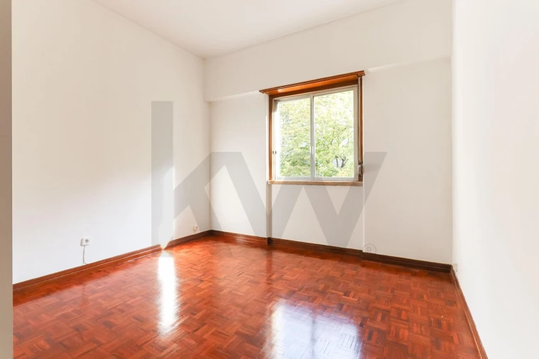 Apartamento T2 para Arrendamento em São Domingos de Benfica Foto 3