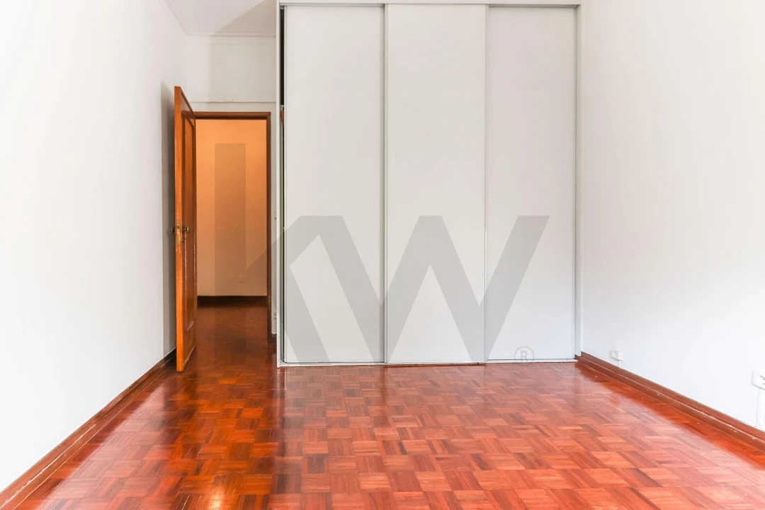 Apartamento T2 para Arrendamento em São Domingos de Benfica Foto 2