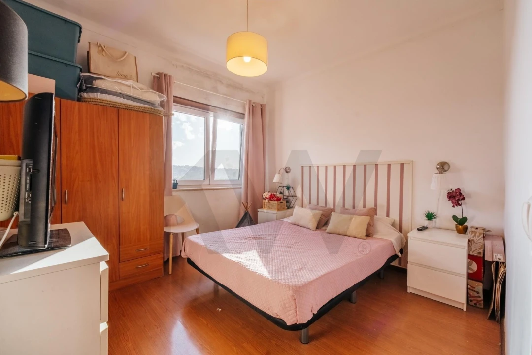 Apartamento T3 para Venda em Santo Antonio dos Olivais Foto 16