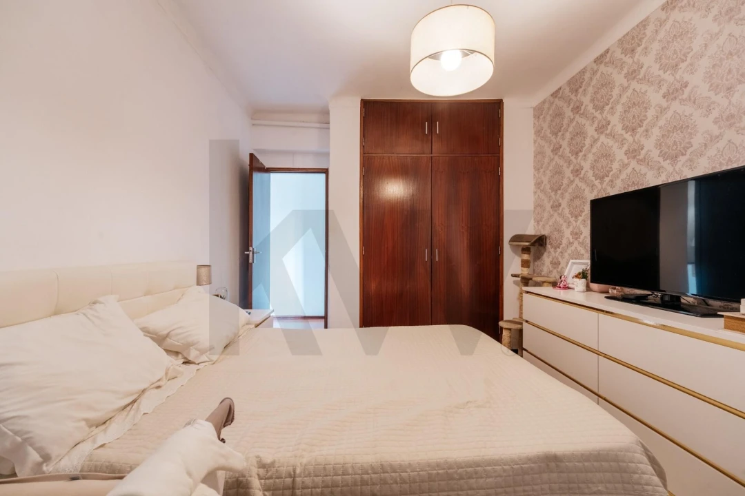 Apartamento T3 para Venda em Santo Antonio dos Olivais Foto 13