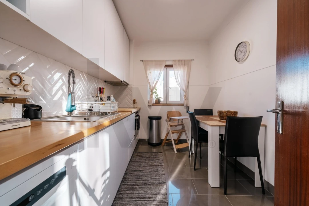 Apartamento T3 para Venda em Santo Antonio dos Olivais Foto 2