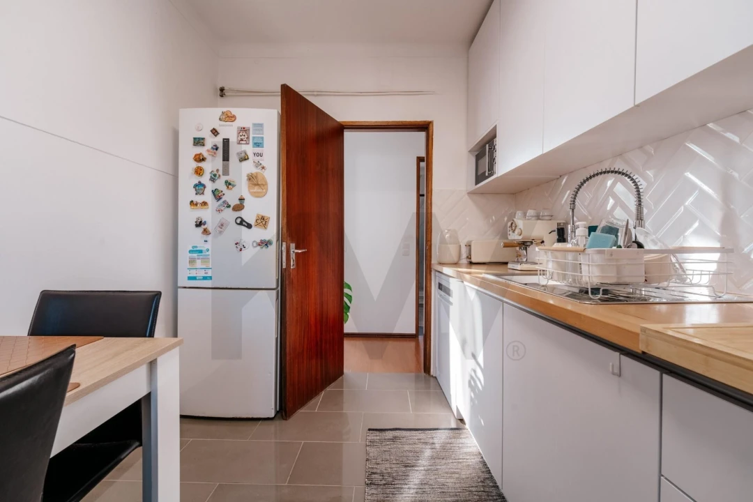 Apartamento T3 para Venda em Santo Antonio dos Olivais Foto 3