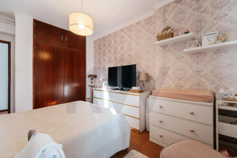 Apartamento T3 para Venda em Santo Antonio dos Olivais Foto 12